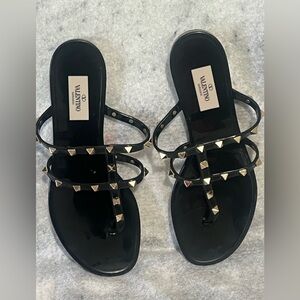 Valentino Garavani Rockstud Caged Black/Gold Flat PVC Jelly Sandals~40EU9.5-10US